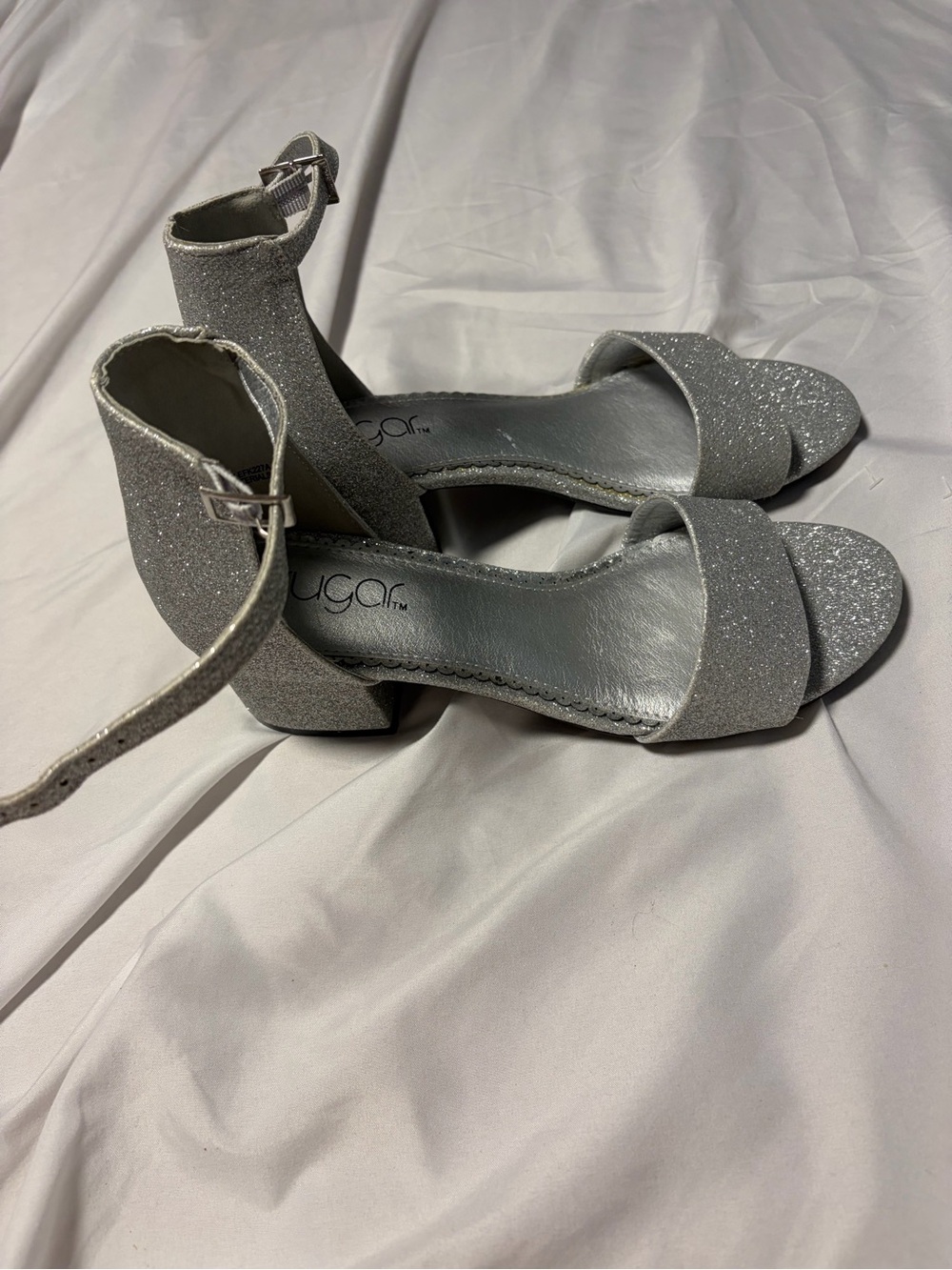 Sugar Women Ankle Strap Sandals Noelle Low Size US 7.5M Silver Sparkle Glitter